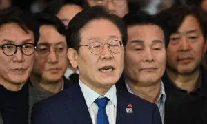 Lãnh đạo đối lập Hàn Quốc livestream trèo tường vào nhà quốc hội Lãnh đạo đối lập Hàn Quốc livestream trèo tường vào nhà quốc hội