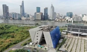 Thi công trở lại Trung tâm triển lãm 800 tỷ đồng ở Thủ Thiêm Thi công trở lại Trung tâm triển lãm 800 tỷ đồng ở Thủ Thiêm
