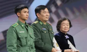 'Con nuôi đồn biên phòng' giành giải hành động vì cộng đồng 'Con nuôi đồn biên phòng' giành giải hành động vì cộng đồng