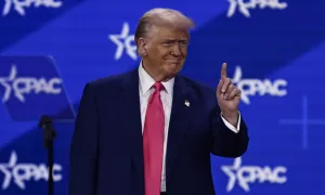 Ông Trump: Tôi muốn lấy lại tiền từ Ukraine Ông Trump: Tôi muốn lấy lại tiền từ Ukraine