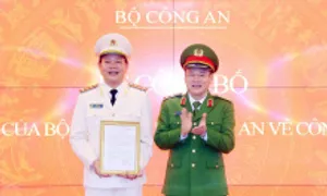Đại tá Vũ Văn Tấn làm Cục trưởng C06 Bộ Công an Đại tá Vũ Văn Tấn làm Cục trưởng C06 Bộ Công an