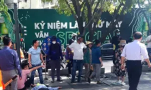 Nhân viên bảo vệ phố đi bộ Nguyễn Huệ bị đánh bất tỉnh Nhân viên bảo vệ phố đi bộ Nguyễn Huệ bị đánh bất tỉnh