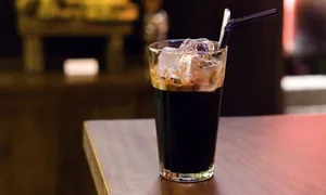 Mỗi ngày uống 3 ly cà phê 'đen sánh, bọt nhiều, ngọt hơn đường' Mỗi ngày uống 3 ly cà phê 'đen sánh, bọt nhiều, ngọt hơn đường'