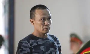 Tử tù cầm đũa hãm hại hai người cùng buồng giam Tử tù cầm đũa hãm hại hai người cùng buồng giam
