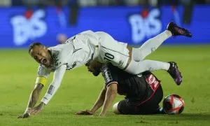 Neymar: 'Đối thủ khó chịu với tôi hơn với Messi, Ronaldo' Neymar: 'Đối thủ khó chịu với tôi hơn với Messi, Ronaldo'