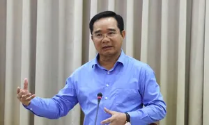 Chủ tịch TP HCM: Cần xem lại thái độ phục vụ khi để doanh nghiệp rút lui nhiều Chủ tịch TP HCM: Cần xem lại thái độ phục vụ khi để doanh nghiệp rút lui nhiều