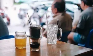 'Bỏ cà phê phin, dùng pha máy vì sợ uống phải đậu nành, bột bắp' 'Bỏ cà phê phin, dùng pha máy vì sợ uống phải đậu nành, bột bắp'