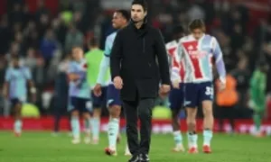 Roy Keane: 'Mùa sau Arsenal cũng không thể vô địch Ngoại hạng Anh' Roy Keane: 'Mùa sau Arsenal cũng không thể vô địch Ngoại hạng Anh'